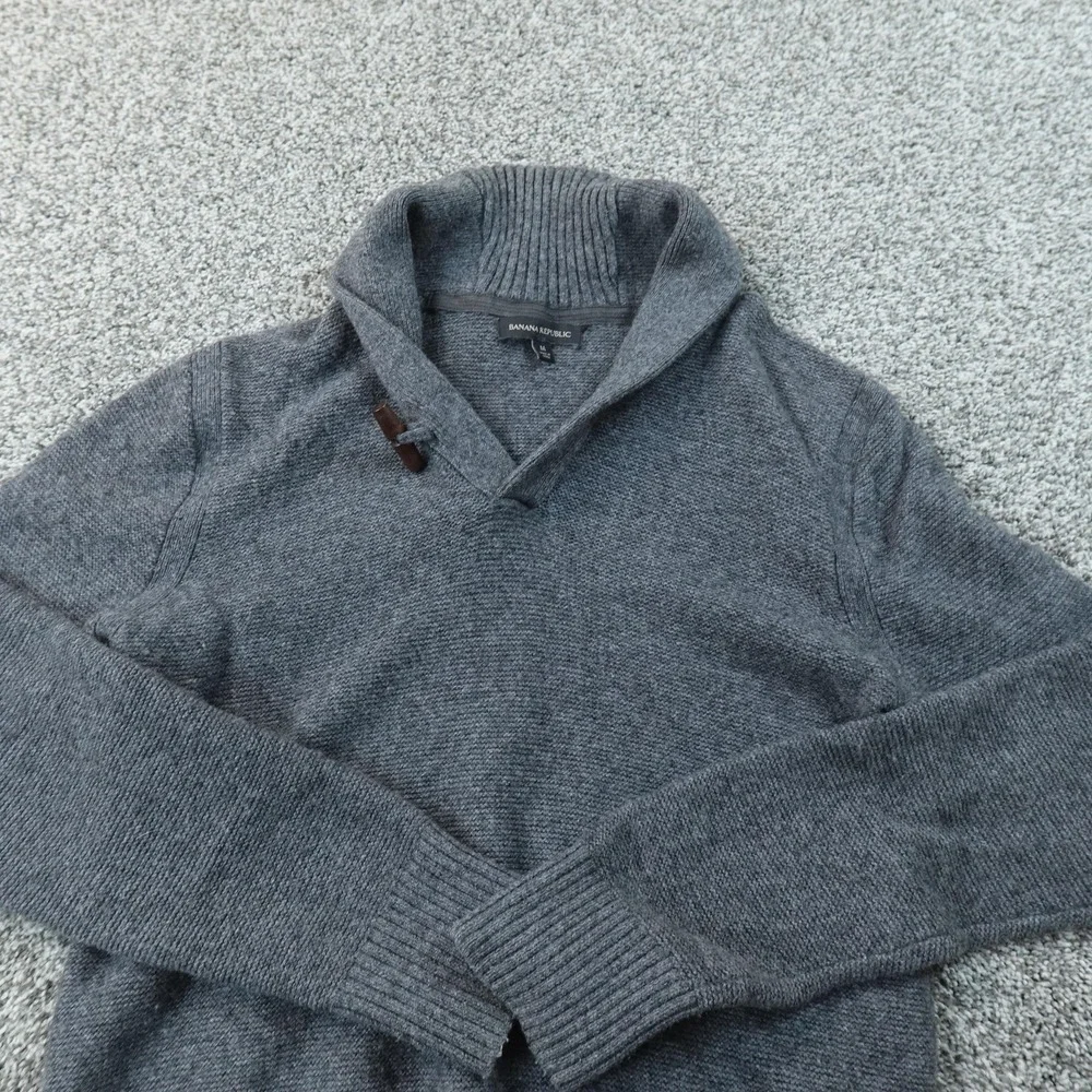 Banana Republic Sweater Mens M Gray Merino Wool Toggle Shawl Collar Pullover Top